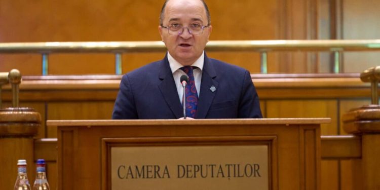 interdictie-de-intrare-in-ucraina-pentru-un-deputat-aur:-impins-pe-jos-pana-la-linia-de-frontiera-cu-romania-/-dezbracat-pentru-control-corporal