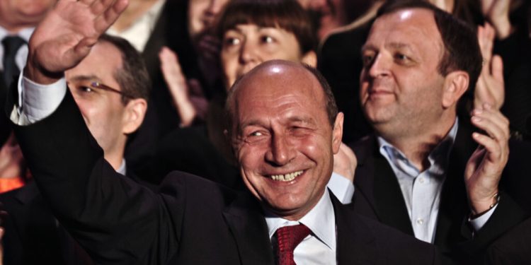 traian-basescu-despre-declaratiile-maiei-sandu:-nu-sunt-51%-in-republica-moldova-care-sa-vrea-unirea-cu-romania