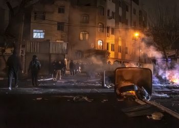 cand-gasesc-semnal-intr-o-zona,-fortele-speciale-intra-in-case-si-ii-bat-pe-oameni,-spune-un-iranian-din-romania-/-ce-i-a-povestit-sora-lui,-aflata-in-tara-macinata-de-proteste-si-reprimari-violente-–-hotnews.ro