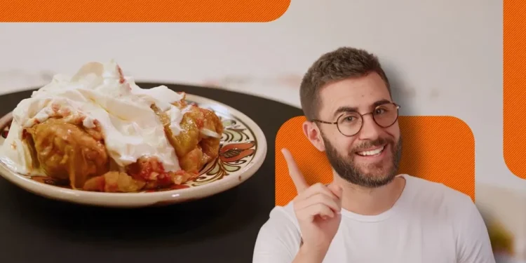 un-vlogger-de-origine-romana-le-prezinta-francezilor-mancarea-romaneasca.-ce-spune-cyprien-despre-mici,-sarmalele-si-branza-cu-smantana-si-mamaliga