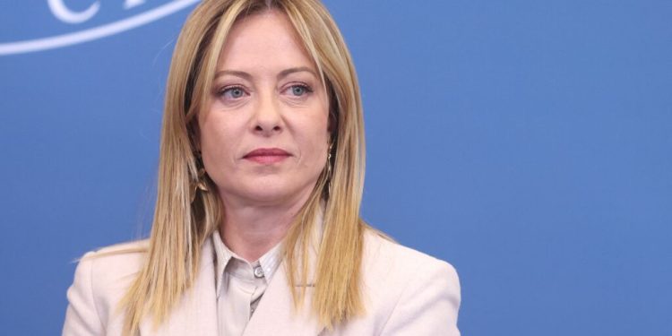 culisele-reuniunii-de-la-bruxelles:-giorgia-meloni-le-a-spus-liderilor-ue-ca-lupta-impotriva-lui-trump-este-o-idee-proasta