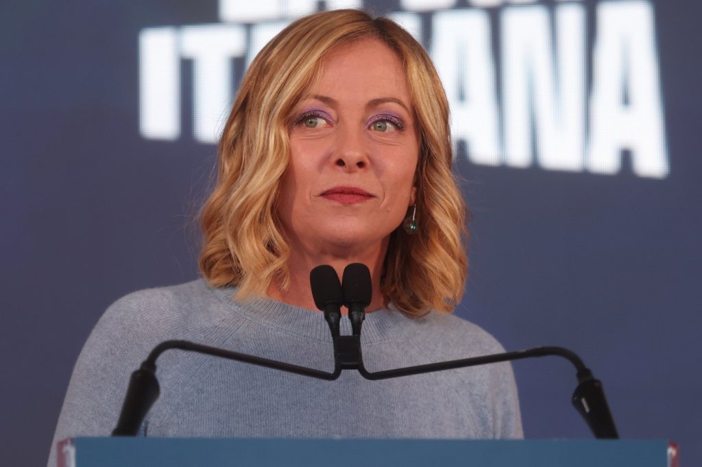 italia-isi-recheama-ambasadorul-din-elvetia-dupa-ce-a-fost-eliberat-patronul-barului-din-crans-montana-un-afront-grav-–-hotnews.ro