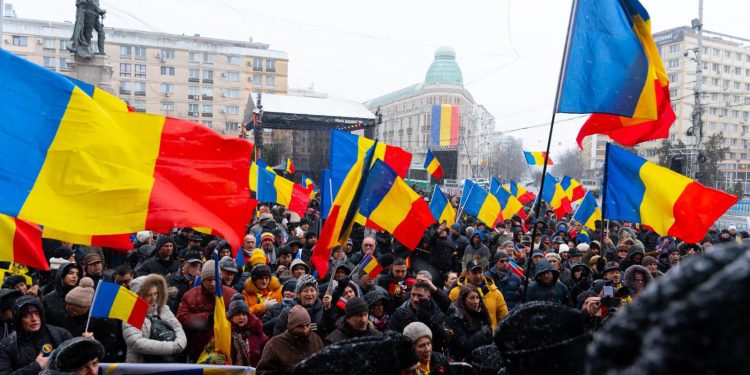 foto/video-manifestatie-aur-la-iasi,-de-ziua-unirii-principatelor-petrisor-peiu:-mai-avem-inca-a-saptea-parte-a-romaniei,-dincolo-de-prut,-si-trebuie-sa-o-aducem-acasa-–-hotnews.ro