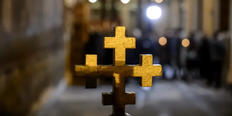 de-la-politica-la-altar:-un-fost-senator-si-vicepresedinte-de-consiliu-judetean-a-fost-hirotonit-preot,-la-aproape-70-de-ani