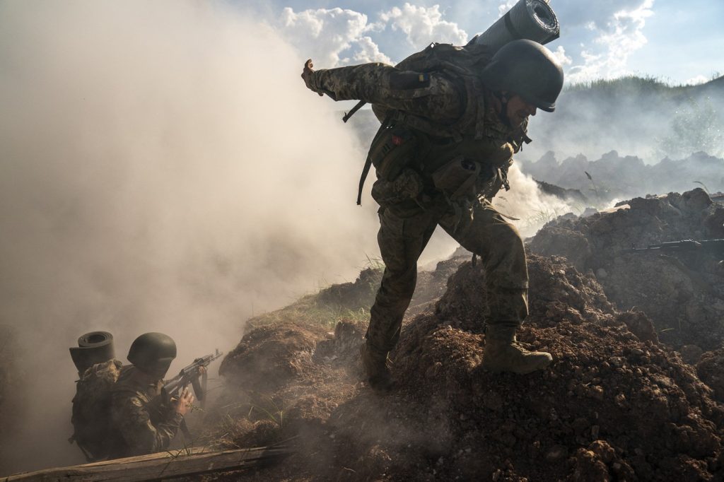 cum-era-cand-razboiul-avea-si-armata-din-romania-participanta:-intr-o-tara-din-europa-imaginea-militarilor-nostri-e-excelenta-si-atunci-a-venit-un-soldat-roman-–-hotnews.ro