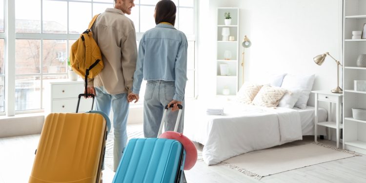 planul-romaniei-pentru-locuintele-airbnb:-controale-fiscale-si-taxe-mai-mari-alte-tari-europene-incearca-sa-opreasca-fenomenul-–-hotnews.ro