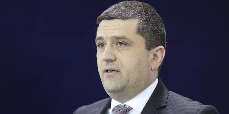 radu-miruta,-incurcat-de-o-intrebare-despre-patriotismul-lui-nicolae-ceausescu-cum-a-raspuns-ministrul-si-care-a-fost-reactia-jurnalistului-–-hotnews.ro