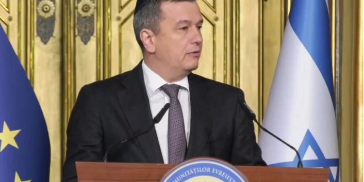 sorin-grindeanu-a-fost-invitat-in-templul-coral,-la-ziua-internationala-a-comemorarii-holocaustului:-„nu-este-suficient-sa-combatem-antisemitismul”