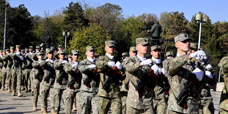 ministrul-miruta-reclama-dezinformari-pe-tema-unui-val-de-pensionari-in-armata:-75%-dintre-angajatii-care-astazi-ar-fi-putut-sa-se-pensioneze-au-decis-sa-nu-o-faca-–-hotnews.ro