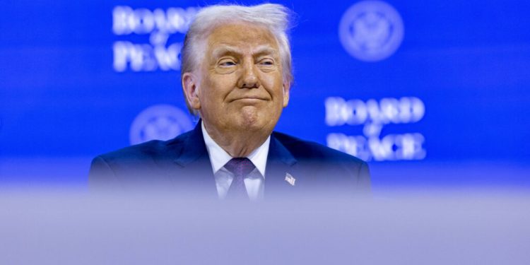 trump-spune-ca-iranul-vrea-un-acord-cu-sua-dupa-ce-a-trimis-o-mare-armada-in-regiune