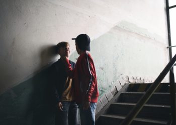 in-vest,-copiii-violenti-sunt-dusi-in-munti,-nu-lasati-pe-strazi-erwin-albu,-pedagog-social,-despre-solutiile-extreme-pe-care-germania-le-aplica-pentru-adolescentii-problema-si-de-ce-nu-se-pot-aplica-in-romania-–-hotnews.ro