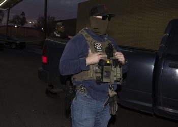 o-militie-care-ucide-furie-in-italia,-dupa-aparitia-informatiilor-despre-detasarea-agentilor-ice-la-jocurile-olimpice-de-iarna-–-hotnews.ro