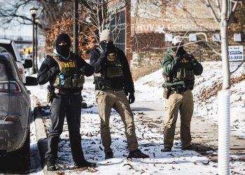 trump-afirma-ca-alex-pretti-nu-ar-fi-trebuit-poarte-arma,-desi-legea-ii-permitea-avea-doua-incarcatoare-pline-asta-e-foarte-grav-–-hotnews.ro