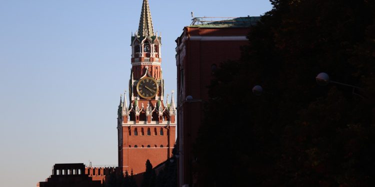 kremlinul-e-dispus-sa-il-primeasca-pe-zelenski-pentru-o-intalnire-cu-putin:-ii-garantam-securitatea-–-hotnews.ro