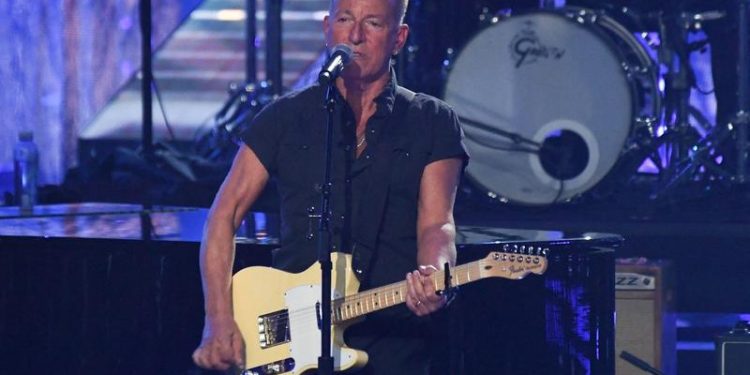 audio-bruce-springsteen-a-lansat-streets-of-minneapolis,-o-piesa-de-protest-impotriva-ice:-vom-tine-minte-numele-celor-care-au-murit-pe-strazi-–-hotnews.ro
