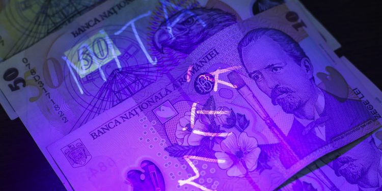 avocata,-membra-pnl-sector-1,-prinsa-in-flagrant-de-dna-in-timp-ce-primea-60000-de-euro-mita-un-fals-general-sie,-retinut-in-acelasi-dosar-–-hotnews.ro