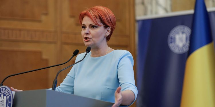 video-olguta-vasilescu-il-acuza-pe-premierul-bolojan-ca-blocheaza-investitiile-in-termoficare-in-craiova:-falimentarea-voita-de-catre-guvern-a-cet-ului-e-pentru-unii-un-scop-in-sine-–-hotnews.ro