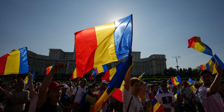 aur-iese-in-strada-pentru-apa-celor-din-curtea-de-arges-aproape-50.000-de-oameni-stau-de-4-luni-fara-apa-potabila