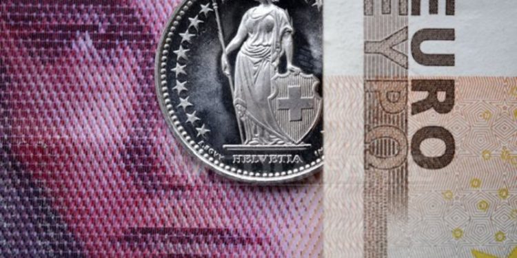 turbulente-financiare-cea-mai-solida-moneda-de-pe-terra-ajunge-la-un-maxim-istoric-fata-de-dolar.-care-sunt-consecintele