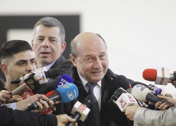 traian-basescu,-mesaj-transant-adresat-lui-nicusor-dan:-nu-as-ceda-acest-drept-al-presedintelui-–-hotnews.ro