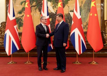 foarte-periculos-trump-avertizeaza-londra,-dupa-intalnirea-dintre-premierul-britanic-keir-starmer-si-presedintele-chinei-xi-jinping-de-la-beijing-–-hotnews.ro