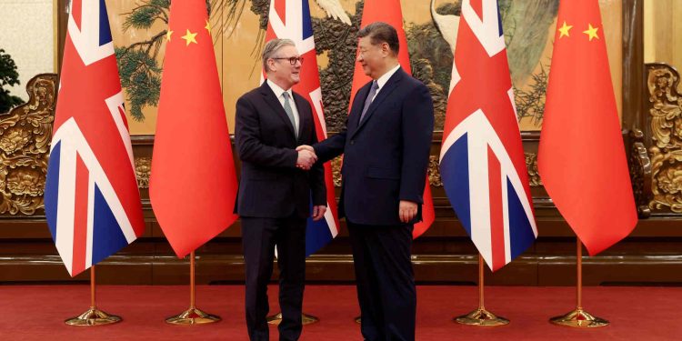 foarte-periculos-trump-avertizeaza-londra,-dupa-intalnirea-dintre-premierul-britanic-keir-starmer-si-presedintele-chinei-xi-jinping-de-la-beijing-–-hotnews.ro