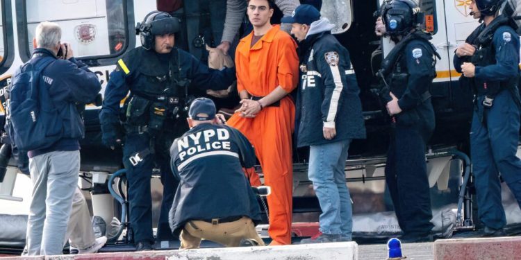 un-barbat-s-a-dat-drept-agent-fbi-si-a-incercat-sa-l-scoata-din-inchisoare-pe-luigi-mangione