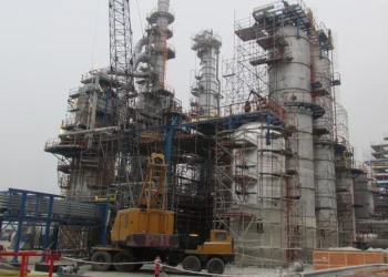 angajatii-de-la-petromidia-navodari-au-iesit-in-strada