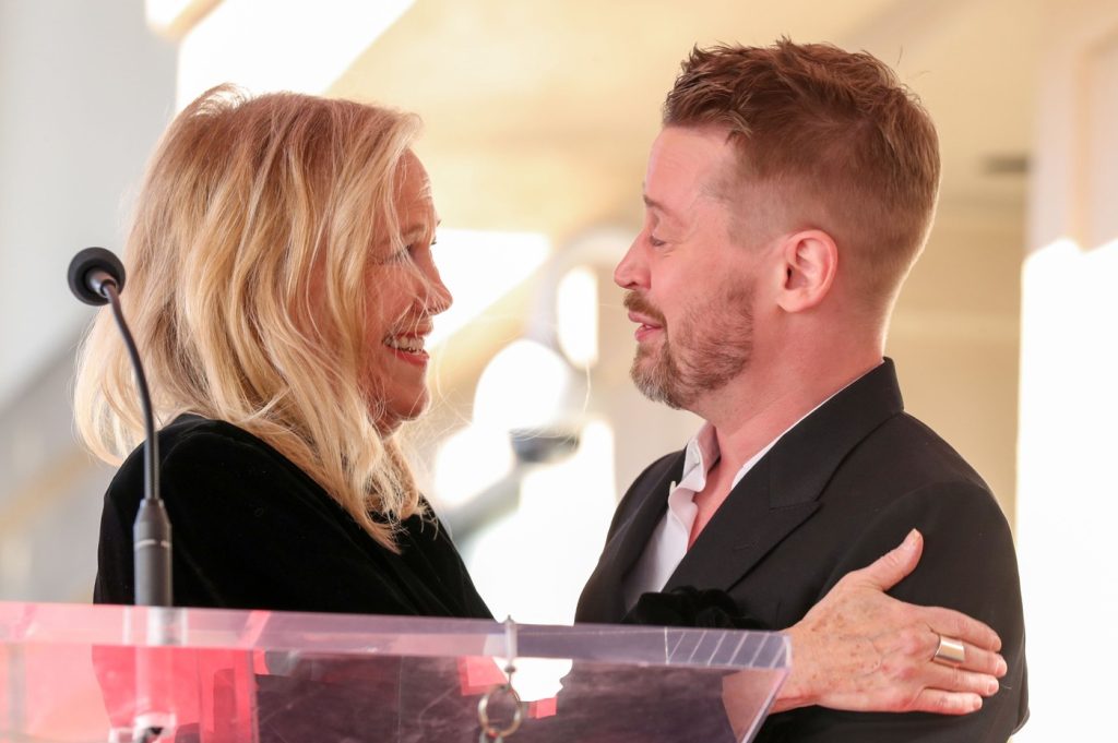 macaulay-culkin,-mesaj-emotionant-dupa-moartea-actritei-catherine-o’hara,-mama-sa-din-filmele-singur-acasa-–-hotnews.ro