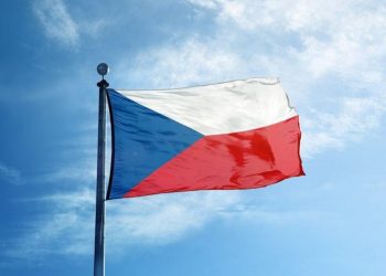 cehia:-zeci-de-mii-de-oameni-manifesteaza-in-sprijinul-presedintelui-petr-pavel