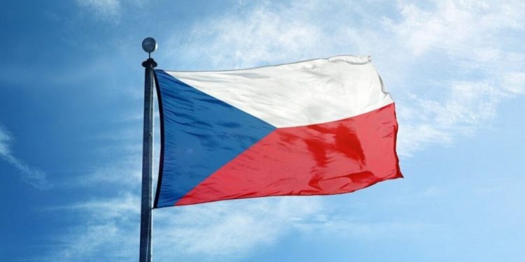 cehia:-zeci-de-mii-de-oameni-manifesteaza-in-sprijinul-presedintelui-petr-pavel