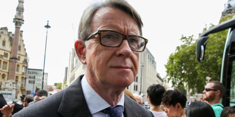 un-fost-ministru-britanic-demisioneaza-din-partidul-laburist-dupa-noi-dezvaluiri-legate-de-epstein
