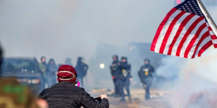 miliardarul-elon-musk-crede-ca-un-nou-razboi-civil-a-inceput-in-sua