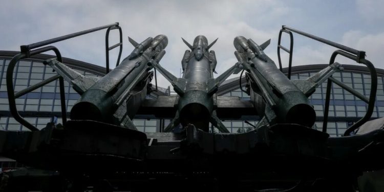 rutte:-nato-grabeste-livrarea-rachetelor-de-aparare-antiaeriana-catre-ucraina