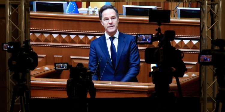 venit-la-kiev-neanuntat,-rutte-le-a-transmis-parlamentarilor-ucraineni-un-mesaj-despre-necesitatea-unor-alegeri-dificile-–-hotnews.ro