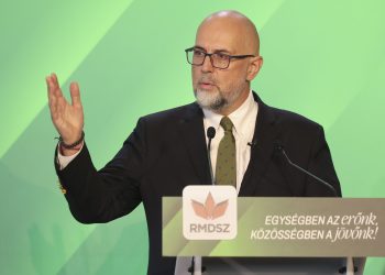 taxele-si-impozitele-locale-pot-fi-taiate-cu-50%,-afirma-kelemen-hunor-limita-de-suportabilitate-a-fost-depasita-–-hotnews.ro