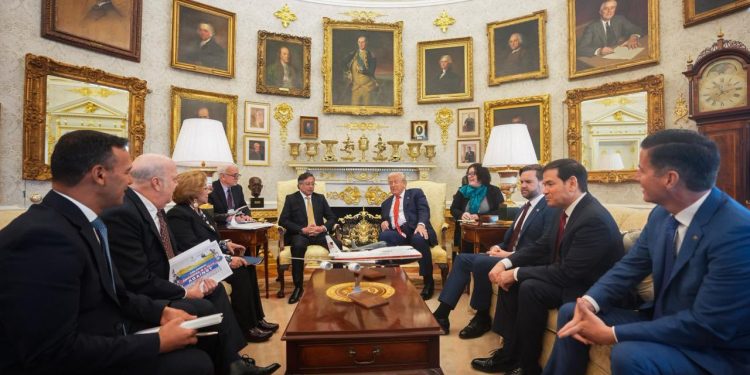 doi-adversari-care-exploreaza-posibilitatea-unui-dezghet,-intalnire-la-casa-alba-–-hotnews.ro