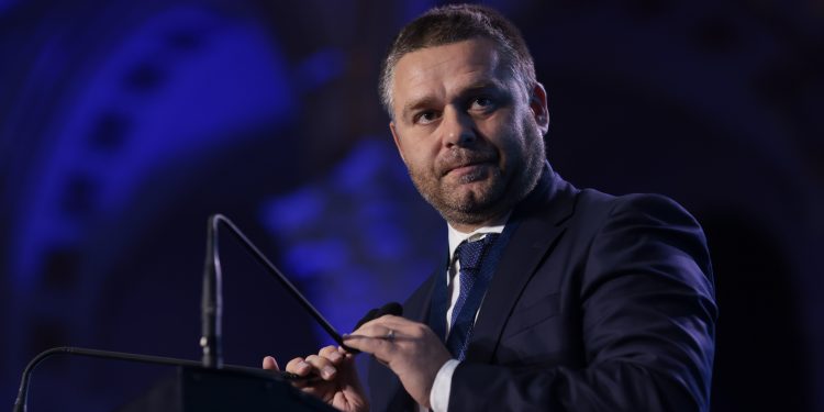 planul-lui-ciprian-ciucu-pentru-stb-dupa-ce-majorarea-tarifelor-a-fost-respinsa:-ca-sa-stim-cu-totii-ce-se-intampla-in-cutia-neagra-–-hotnews.ro