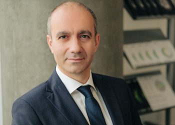 studiu-deloitte:-departamentele-financiare-adopta-noi-tehnologii-intr-un-ritm-rapid-si-vad-deja-beneficii-clare-din-utilizarea-automatizarii-inteligente,-a-inteligentei-artificiale-si-a-agentilor-ai-–-hotnews.ro