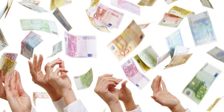 ministrul-finantelor-sustine-ca-vrea-sa-afle-de-ce-au-fost-depuse-in-banci-si-transformate-in-lei-fonduri-europene-de-miliarde-de-euro-/-„clarificam-aceste-aspecte”-–-hotnews.ro