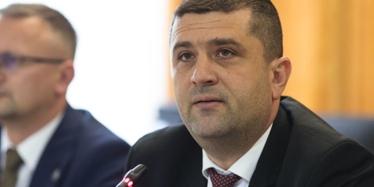 bloc-construit-in-apropierea-unui-depozit-de-munitie,-la-craiova-cladirea-afecteaza-si-un-radar-al-mapn-–-hotnews.ro