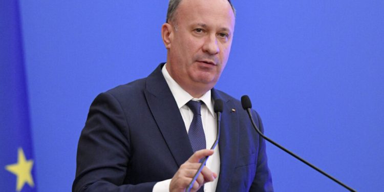 adrian-caciu-il-contrazice-pe-ilie-bolojan:-sunt-bani-pentru-masuri-de-sprijin-in-2026