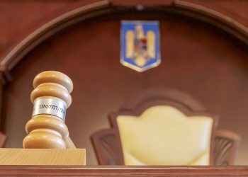 un-judecator-ccr-neaga-existenta-unui-grup-de-rezistenta-in-ccr-si-avertizeaza-asupra-riscurilor-sanctiunilor-politice