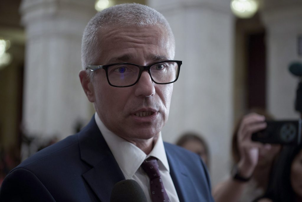 ministrul-justitiei-spune-ca-este-pentru-o-evaluare-riguroasa-a-continutului-pe-care-minorii-il-pot-accesa-pe-retelele-sociale-–-hotnews.ro