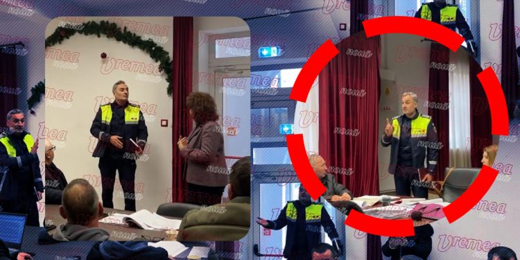 scena-suprarealista-intr-o-primarie-din-vaslui.-un-politist-chemat-sa-stinga-un-conflict,-i-a-urecheat-pe-primar-si-pe-consilieri-cu-un-discurs-memorabil:-am-pretentii-de-la-dumneavoastra