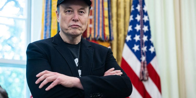 elon-musk-reactioneaza-dupa-publicarea-e-mailurilor-cu-jeffrey-epstein:-mi-am-venit-in-fire