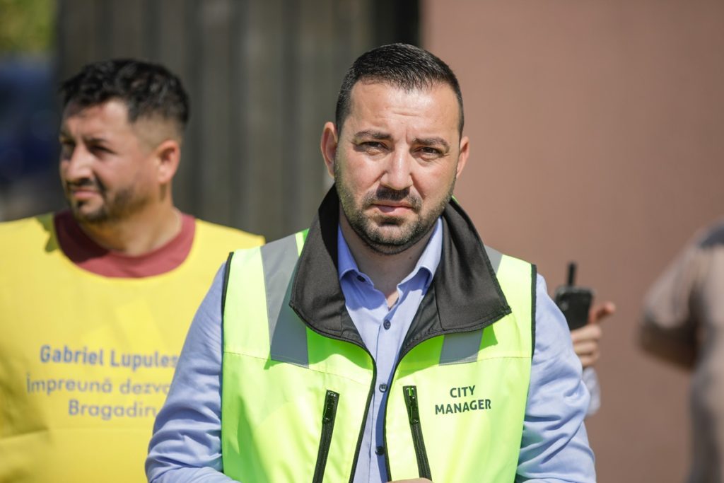 trei-persoane-retinute-dupa-perchezitiile-dna-de-la-primaria-sectorului-5-nepotul-lui-piedone,-printre-cei-retinuti-–-hotnews.ro