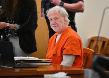 timothy-busfield,-pus-oficial-sub-acuzare-pentru-abuzuri-sexuale-asupra-unor-gemeni-cazul-actorului-din-populara-serie-the-west-wing-–-hotnews.ro