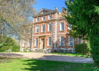 unde-a-fost-filmat-bridgerton-si-cum-poti-vizita-aceste-locuri