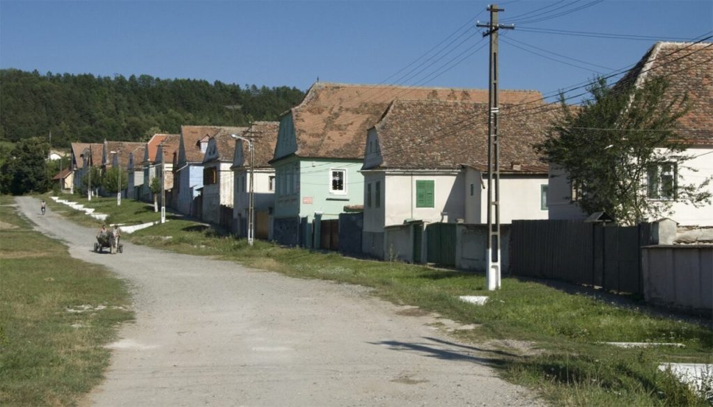 localitatea-din-romania-in-care-o-casa-costa-doar-7000-acum,-in-februarie-2026.-se-vinde-cu-teren-de-322-mp